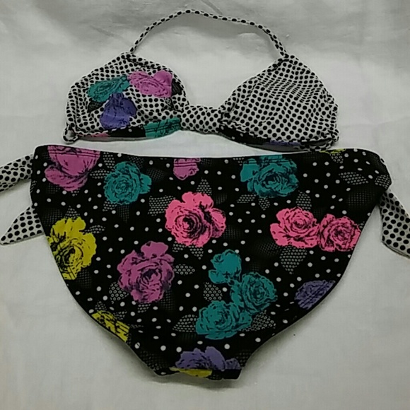 Two Piece Swimsuit Size Small - Picture 3 of 4